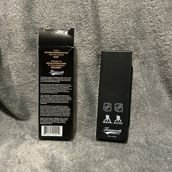 Vancouver Canucks memorabilia - Picture 8 of 9